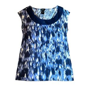 🆕 Ann Taylor Blue Brushstroke Knit Scoop Blouse Cap
Sleeve Women’s Size Medium